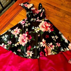 SUPER CUTE PARTY DRESS